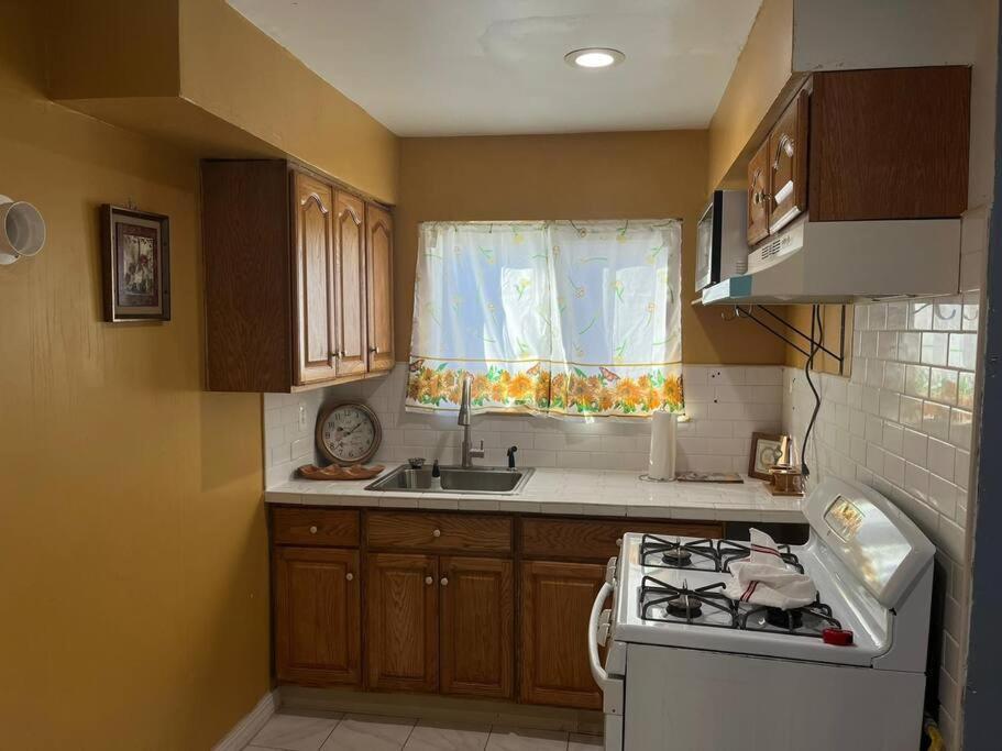 Your Cozy Comfy Rental New York Exterior photo